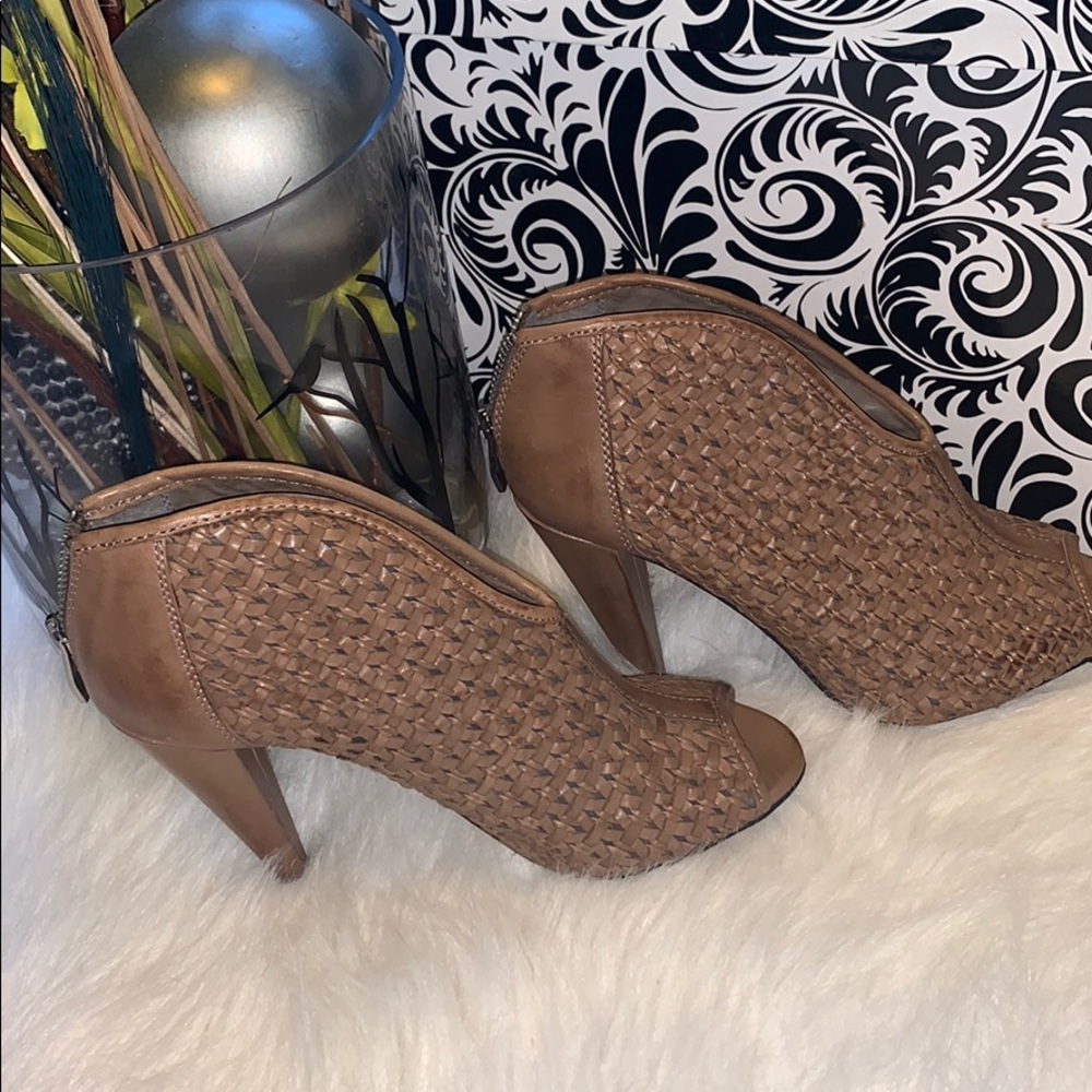 woven heels with open toe
